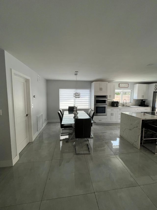 5 of 17 - 6800 Sw 7th Place, North Lauderdale, FL