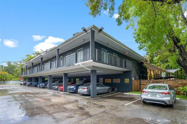 4 of 60 - 6330 Manor Lane #102, South Miami, FL