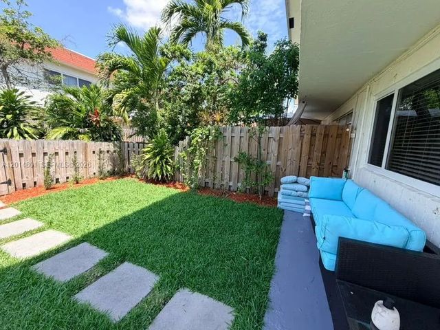 5 of 29 - 1500 Ne 151st Street #104, Miami, FL