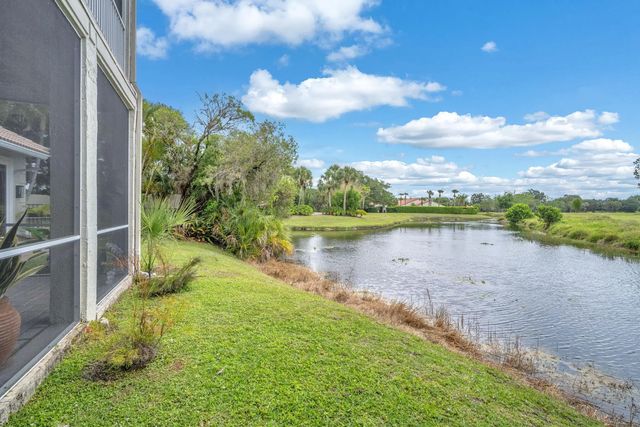 11813 Pebblewood Drive, Wellington