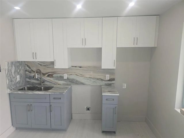 3 of 12 - 3300 Se 6th Street, Pompano Beach, FL
