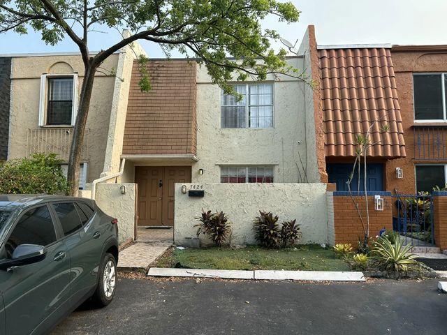 3 of 24 - 7424 Nw 75th Street, Tamarac, FL