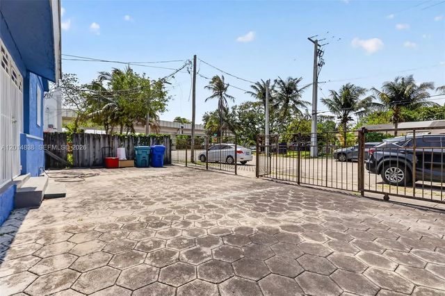 5 of 20 - 1211 Nw 37th Street, Miami, FL