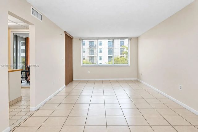2 of 36 - 17890 W Dixie Hwy 519 Highway #519, North Miami Beach, FL