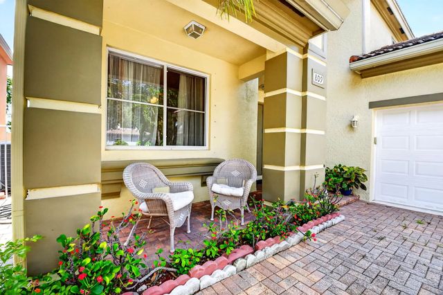 4 of 54 - 809 Triana Street, West Palm Beach, FL