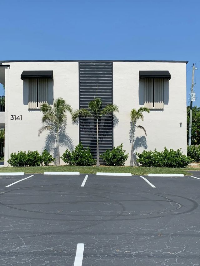 3 of 27 - 3141 S Military Trail #100-213, Lake Worth, FL