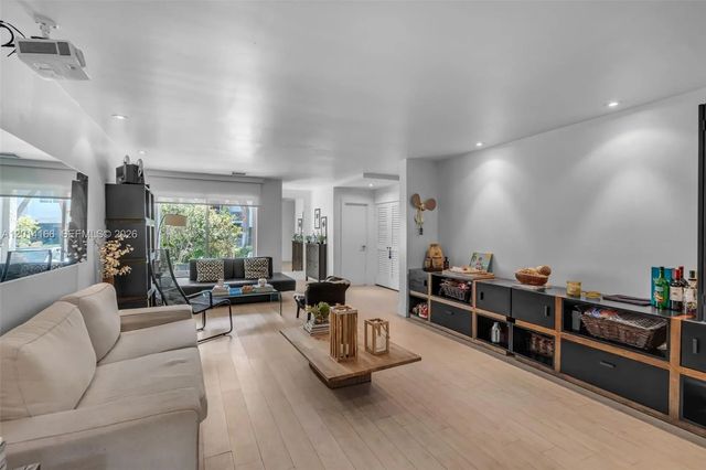 4 of 27 - 232 Sea View Drive #108, Key Biscayne, FL