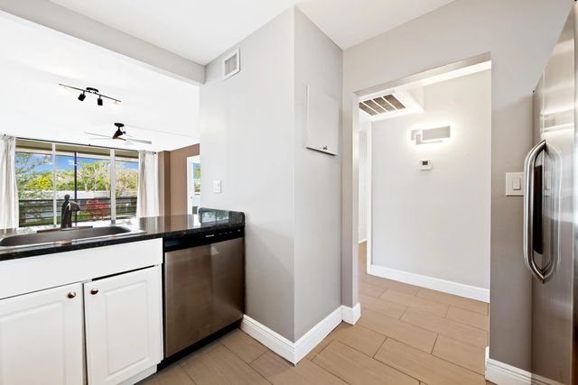 3 of 40 - 113 Royal Park Drive #2h, Oakland Park, FL