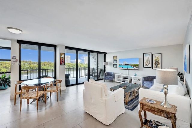 2 of 90 - 936 Intracoastal Drive #4f, Fort Lauderdale, FL