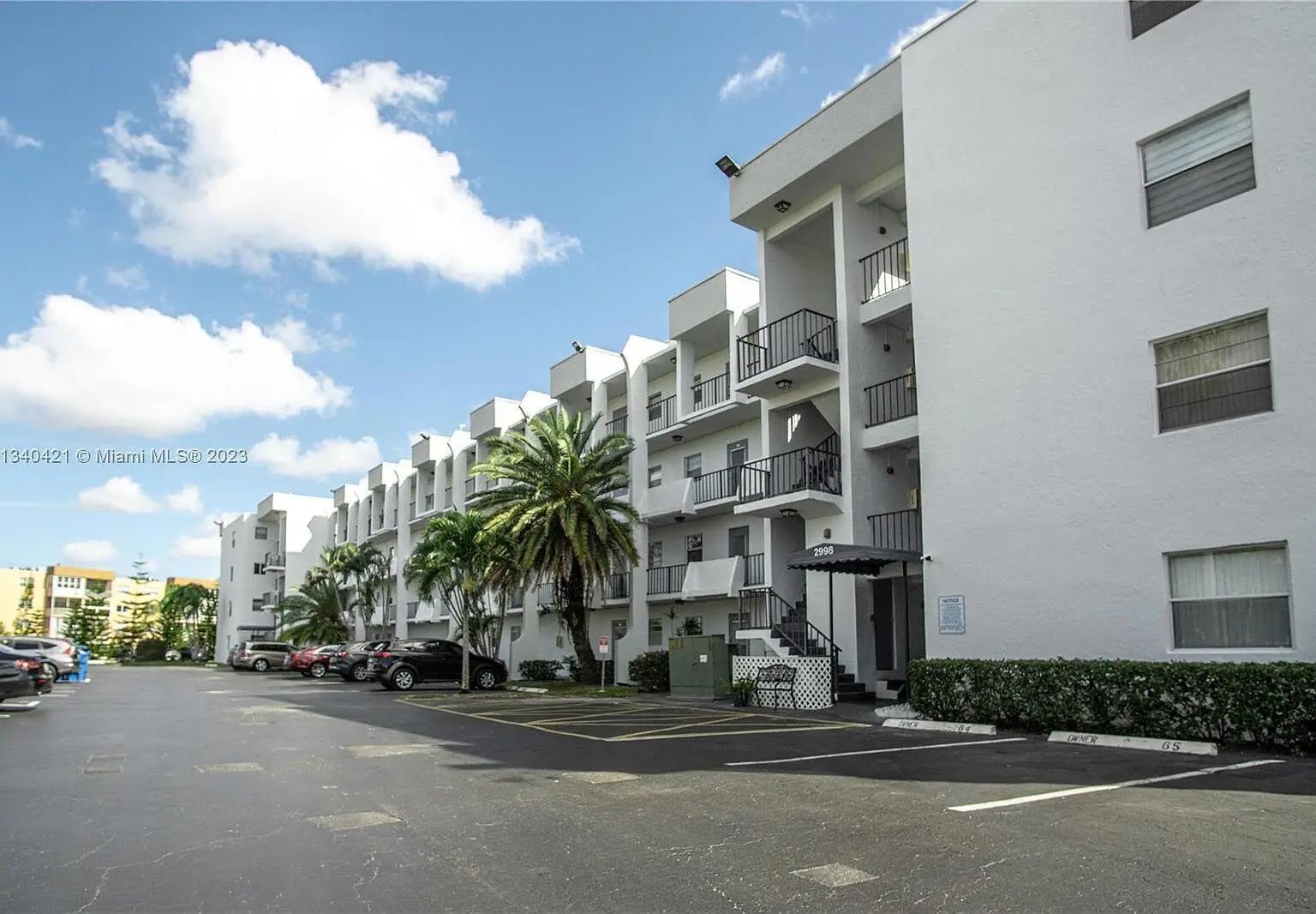 2998 Sunrise Lakes Drive E #116, Sunrise