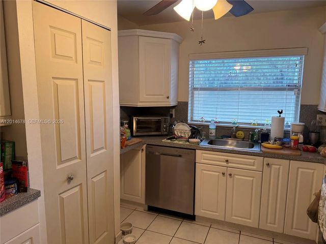 5 of 51 - 9781 Sunrise Lakes Boulevard #202, Sunrise, FL