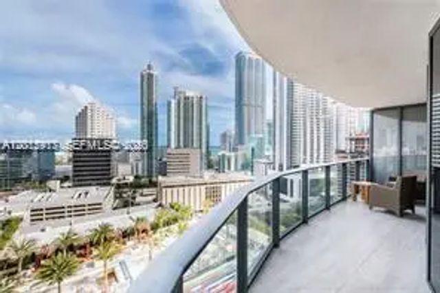2 of 24 - 45 Sw 9th Street #1701, Miami, FL