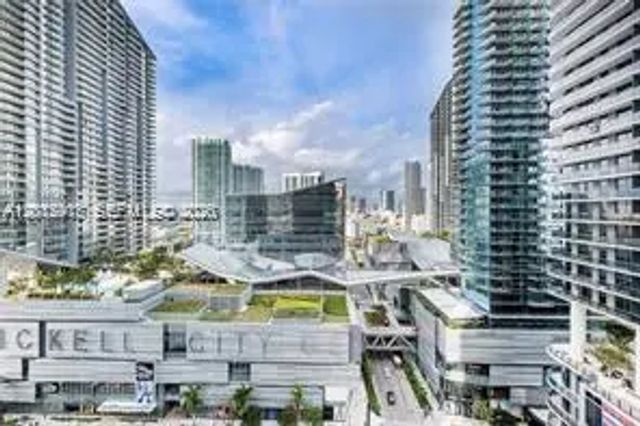 5 of 24 - 45 Sw 9th Street #1701, Miami, FL