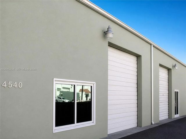 3 of 6 - 4530 Ne 6th Avenue #4540, Oakland Park, FL