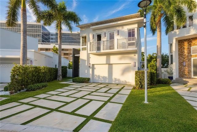 8221 Nw 34th Drive, Doral