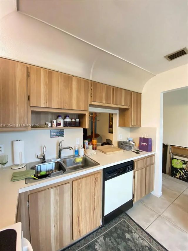 3 of 14 - 432 Bennington Lane #432, Lake Worth, FL