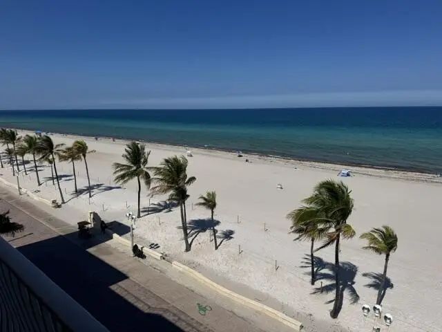 3 of 16 - 300 Oregon Street #502, Hollywood, FL