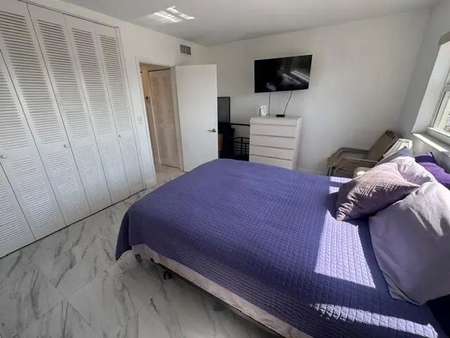 5 of 16 - 300 Oregon Street #502, Hollywood, FL