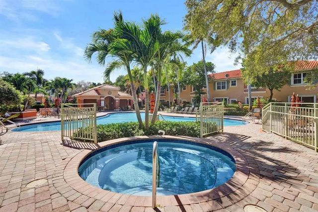 3 of 22 - 2315 Clipper Place, Fort Lauderdale, FL