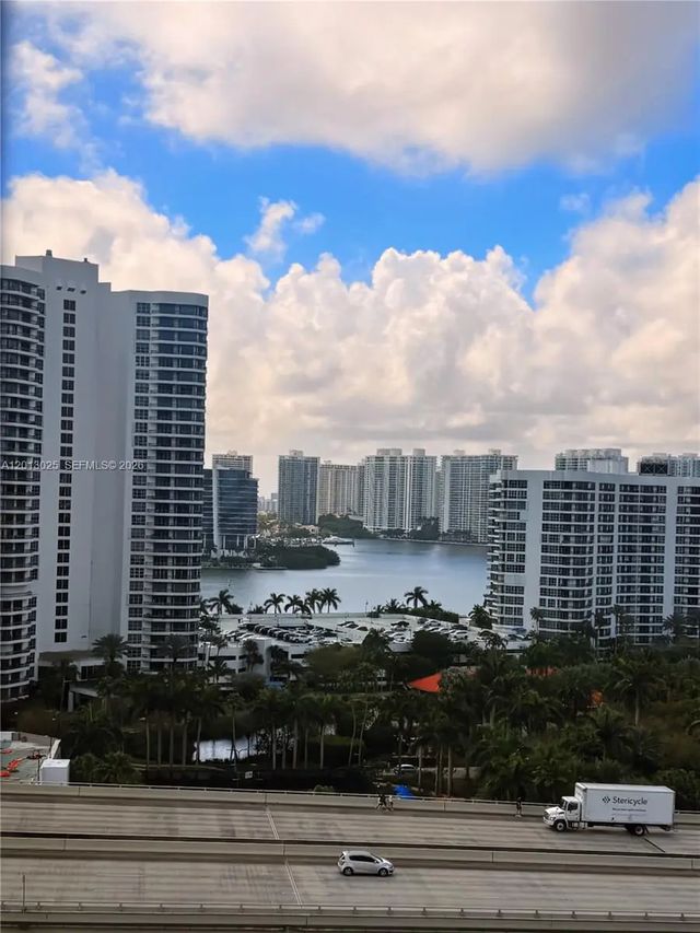19355 Turnberry Way #14f, Aventura