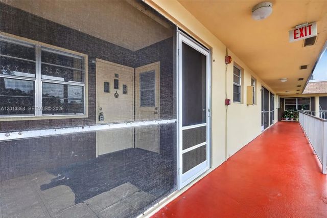 2040 Nw 81st Avenue #122, Pembroke Pines