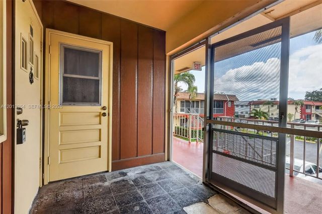 5 of 17 - 2040 Nw 81st Avenue #122, Pembroke Pines, FL