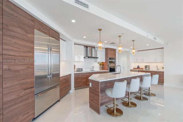 3 of 43 - 100 E Las Olas Boulevard #4203, Fort Lauderdale, FL