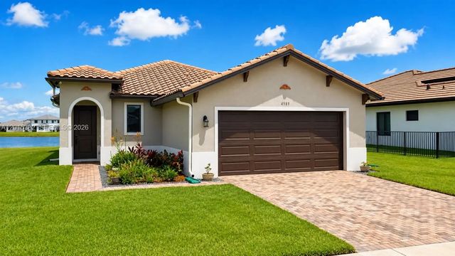 4989 Ofanto Lane, Ave Maria