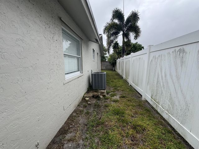 4 of 33 - 589 Cashiers Drive, West Palm Beach, FL
