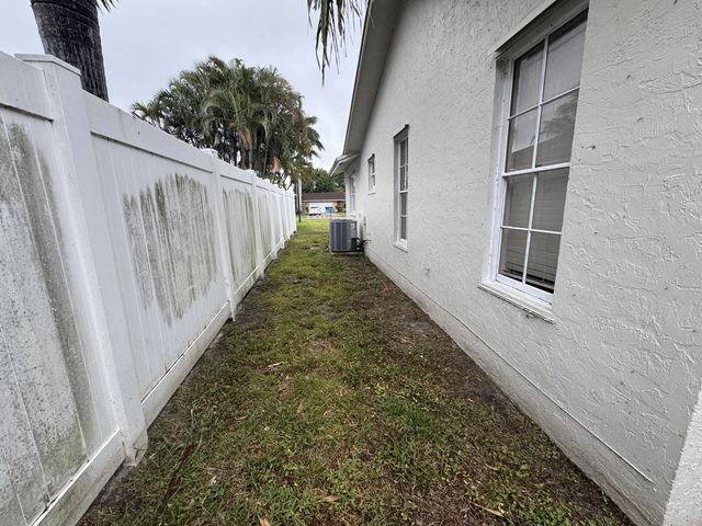 5 of 33 - 589 Cashiers Drive, West Palm Beach, FL