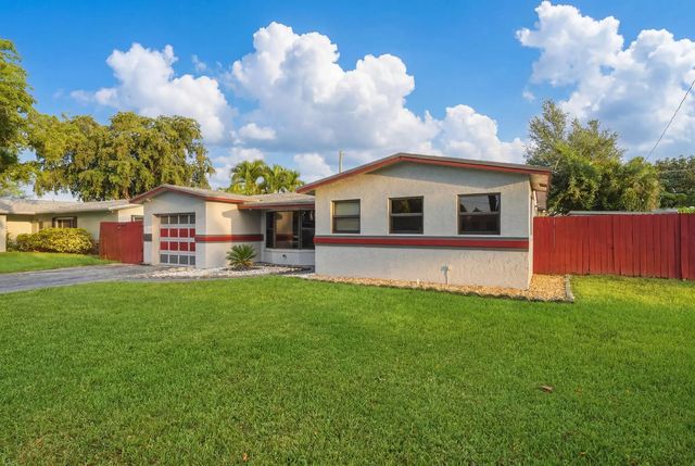 3 of 21 - 4841 Nw 19th Street, Lauderhill, FL