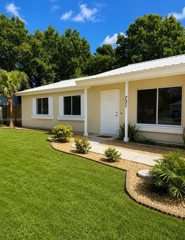 2 of 14 - 731 Sw 24th Street, Vero Beach, FL