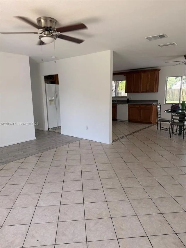 3 of 14 - 731 Sw 24th Street, Vero Beach, FL
