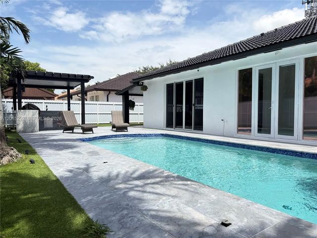 7814 Nw 165th Street, Miami Lakes