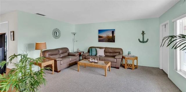 6 Vista Palm Lane #202, Vero Beach