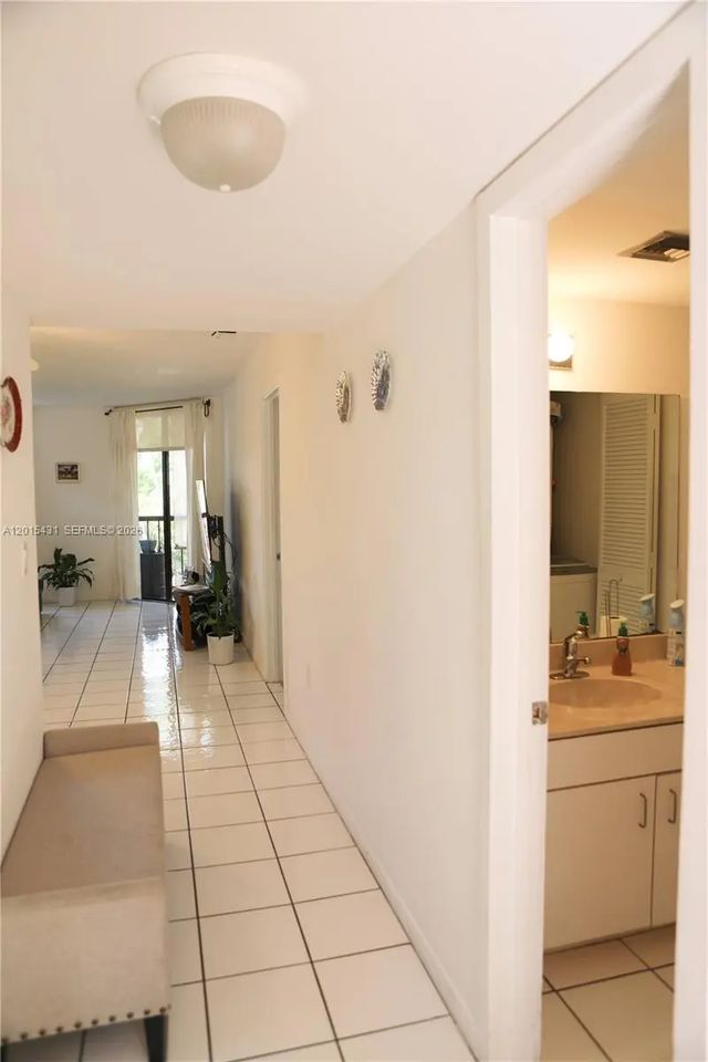 5 of 32 - 55 Ocean Lane Drive #3030, Key Biscayne, FL
