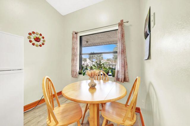 5 of 24 - 7867 Willow Spring Drive #821, Lake Worth, FL