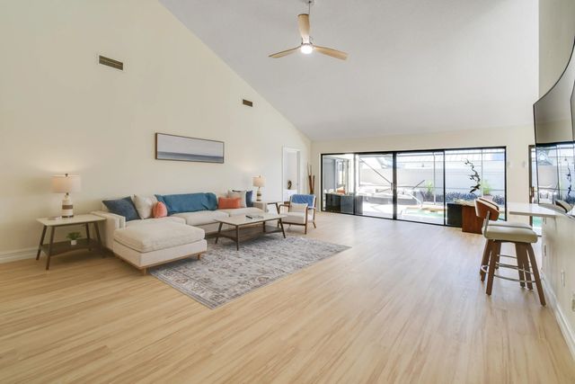 3 of 40 - 137 Harbourside Circle, Jupiter, FL