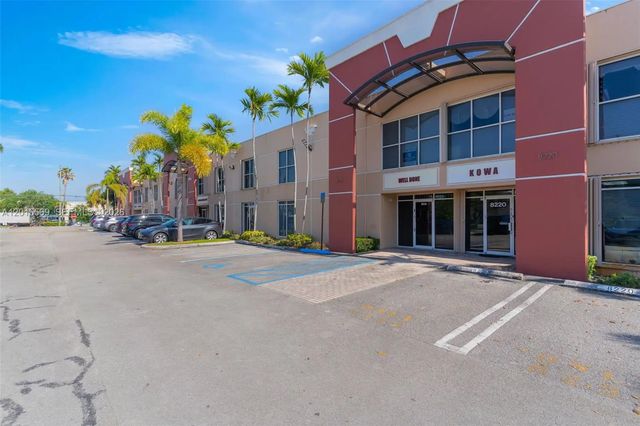 5 of 52 - 8216 Nw 30th Terrace, Doral, FL