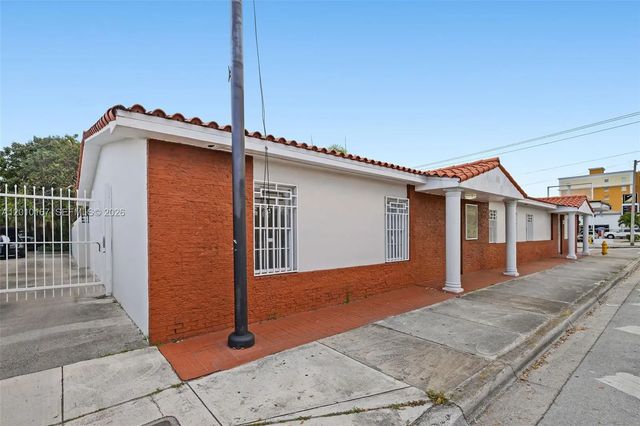 4 of 29 - 1888 Nw 7th Street, Miami, FL