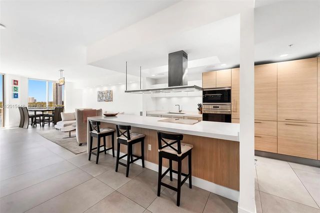 17111 Biscayne Boulevard #606, North Miami Beach