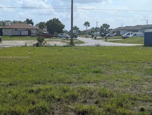 1402 Ne 14 Avenue, Cape Coral