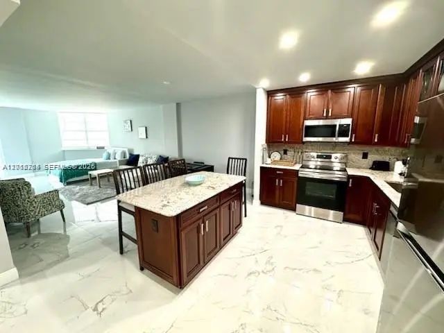 2 of 10 - 19370 Collins Avenue #826, Sunny Isles Beach, FL