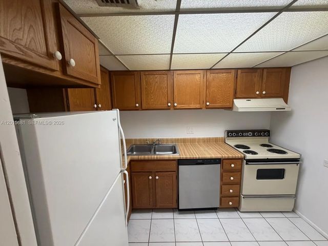 3720 Inverrary Drive #2k, Lauderhill