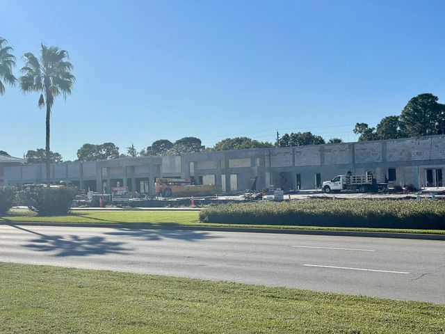 5 of 7 - 1110 Sw East Louise Circle, Port St. Lucie, FL