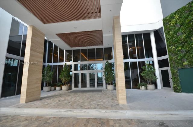 16385 Biscayne Boulevard #519, North Miami Beach