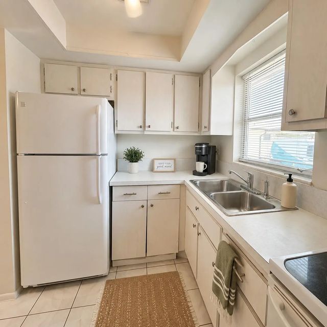 2911 Ashley Dr W #j, West Palm Beach