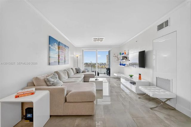 4 of 30 - 17150 N Bay Road #2905, Sunny Isles Beach, FL