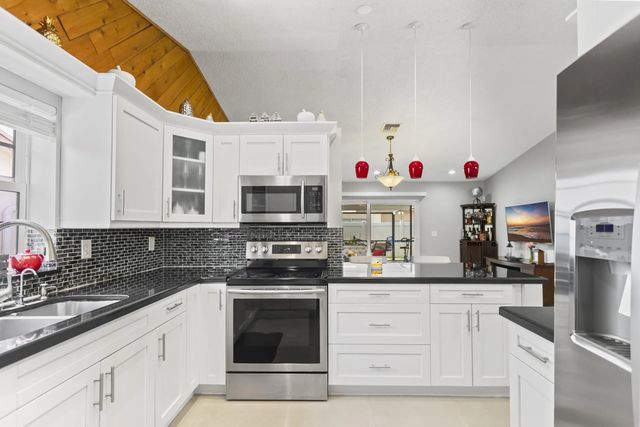 8620 Nw 48th Street, Lauderhill