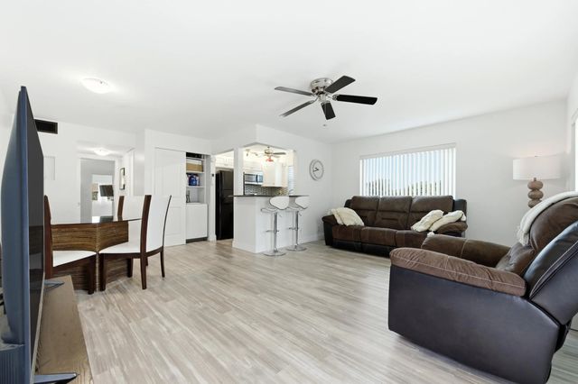 70 Bedford #c, West Palm Beach